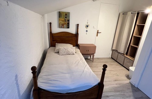 Trentemoult House | Relaxing Getaway by the Serene Loire River