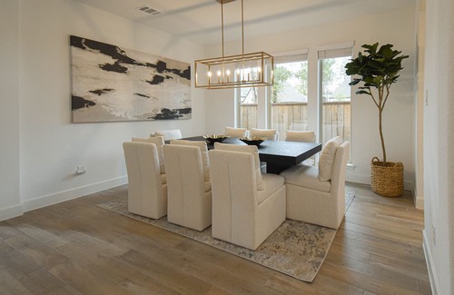 Conroe Villa | High-End 6 Bedroom Retreat with Private Pool in Woodforest