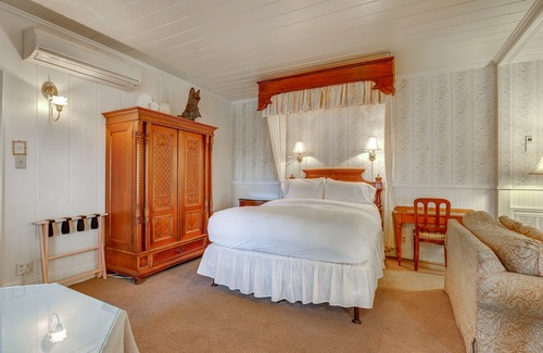 Sutter Creek Villa | Inviting Home in Sutter Creek - Walk to Wineries & More!