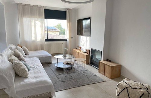 Olivella Villa | Villa Reina Avril: Terraces Surrounded by Nature and Comfort