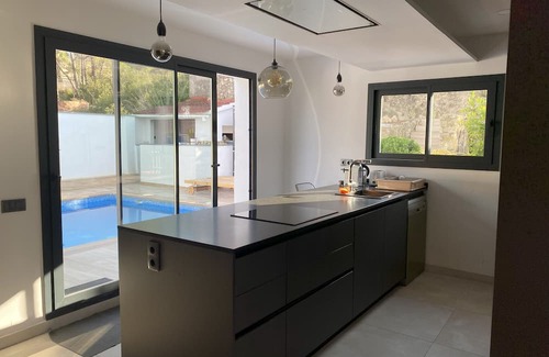 Olivella Villa | Villa Reina Avril: Terraces Surrounded by Nature and Comfort