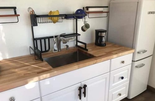 Banning Cabin | Cozy Tiny Home with Breathtaking Views and Spa Amenities