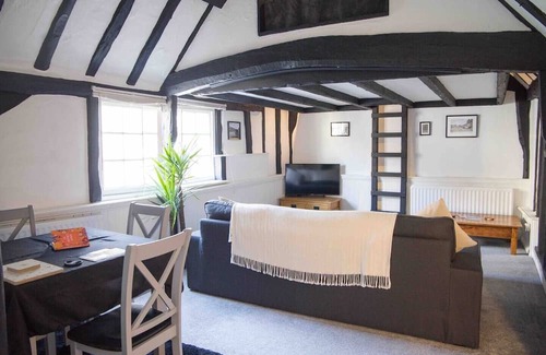 St Neots Apartment | Historic Town Centre Property with Family-Friendly Amenities