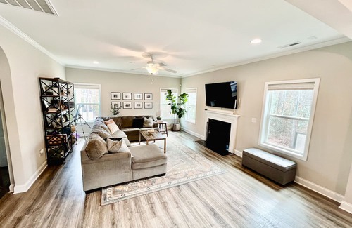 Southern Pines House | Spacious Family Home in Southern Pines for 2024 US OPEN. Close to shuttle!