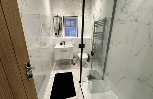 Oakham Apartment | Family-Friendly Hudson Apartment in Oakham Centre