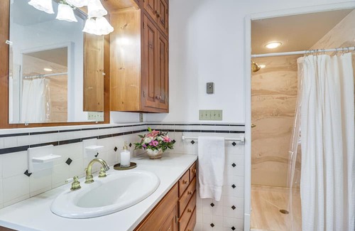 Singers Glen House | Restored Virginia Victorian: 10 Mi to Harrisonburg