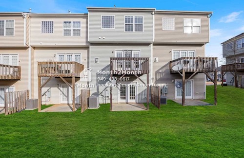 Durham House | Wynter Retreat: Pet Friendly Stay with Breakfast Included