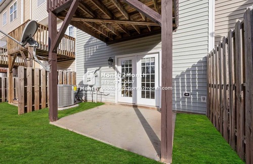 Durham House | Wynter Retreat: Pet Friendly Stay with Breakfast Included