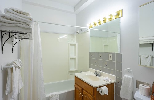 Mauricie Apartment | Family Adventure Awaits in Cozy 232 Space Hotel