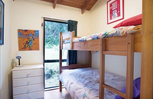 Tawharanui House | Discover Kiwi Bach: Your Beachside Retreat in Nature