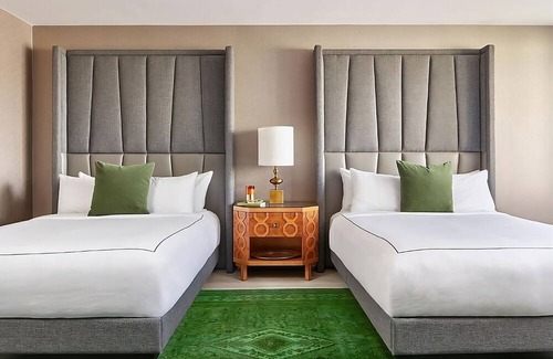Logan Circle House | Family-Friendly Viceroy Washington DC: Pet Welcome & Pool!