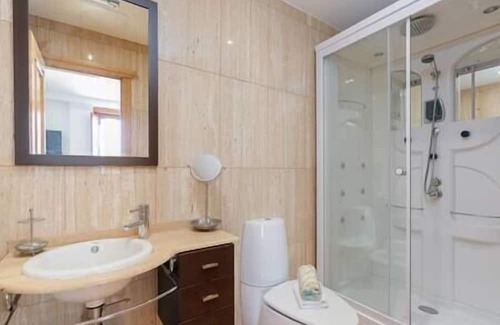 Casco Vello Apartment | Modern and Central Studio with Kitchen Amenities
