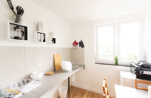Neudorf-Nord Apartment | - Sea Apartment Duisburg Center & Parking Spaces & Kingsize Bett - Station Hbf -