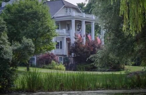 South Lima Apartment | Experience Comfort at Jerris Country Estate - Seneca Suite