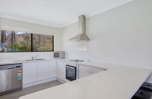 Barragga Bay Apartment | Beachfront Bliss at Cuttagee Beach Cottages 6