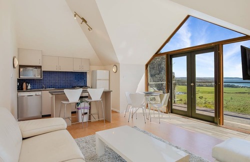 Barragga Bay Apartment | Discover Cuttagee Beach Cottages with Oceanfront Views