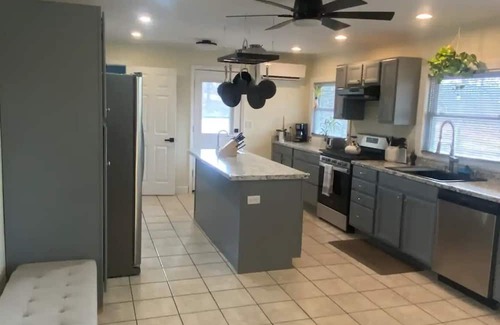 Saugerties House | Private/Secluded 4 Bdrm with HotTub & Steam Shower