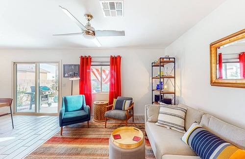 Tucson House | Dog-Friendly Retreat with Private Yard and Modern Kitchen