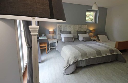 Saulcy-sur-Meurthe Bed & Breakfast | Comfortable Studio Flat in Saulcy-sur-Meurthe with Hot Tub