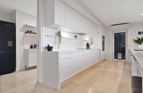 Lesmurdie House | Discover Relaxation at Wattle Falls: 4 Bedrooms & Pool