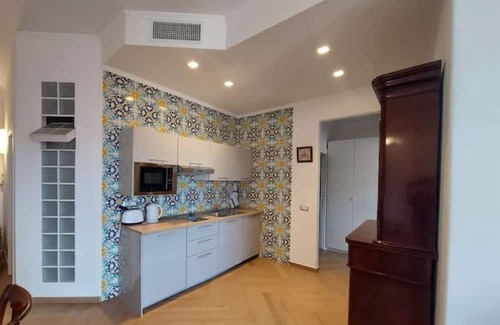 Chiaia Apartment | Top-Rated Wenner House in Naples - Family & Pet Friendly