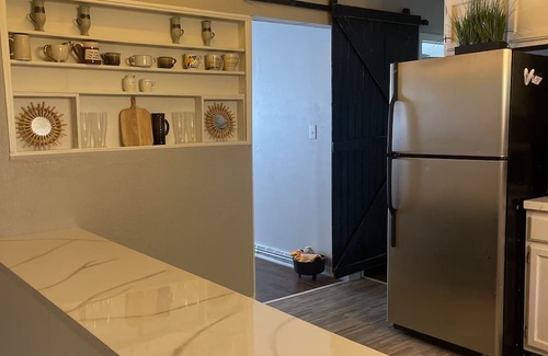 Akron Apartment | Cozy Renovated Apartment Near Airport & HOF - Pet Friendly