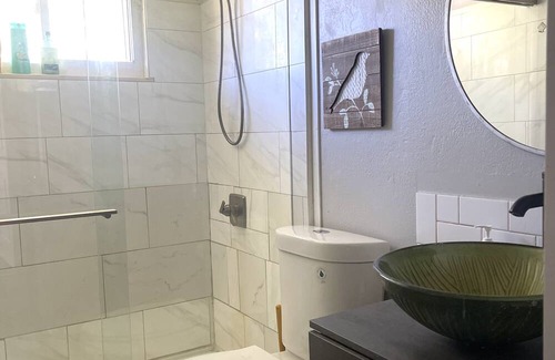 Akron Apartment | Cozy Renovated Apartment Near Airport & HOF - Pet Friendly