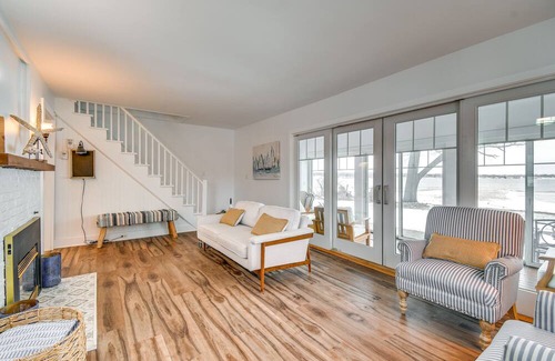 Town of Owasco Cottage | Serene Auburn Lakehouse with Sunroom & Game Room Awaits