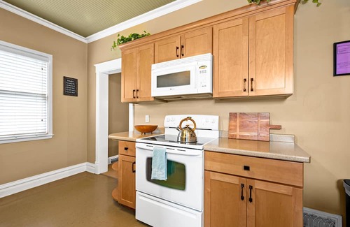 Superior House | Escape to Bluebird Cottage: Your Perfect Duluth Retreat