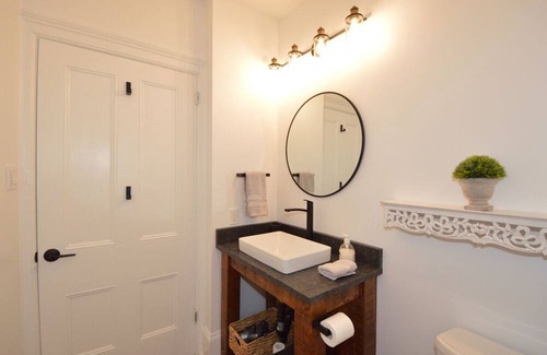 Perth Apartment | Relaxing Executive Retreat in Central Perth with Spa & Hot Tub