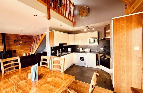 Foyers Cabin | Relaxing Lodges on Loch Ness with Spa and Lake Views