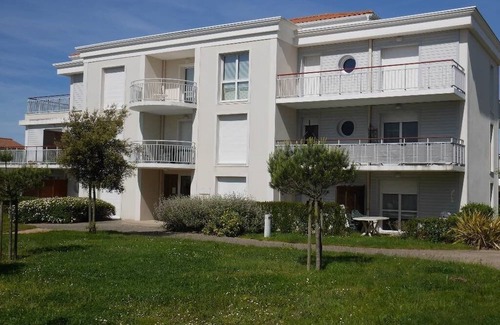 Travo Apartment | Beau T2: Terrace with Ocean View and Family-Friendly Amenities