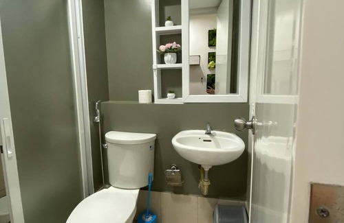 Tagaytay Condo | Pet-Friendly Studio Unit at NA Suites, Pine Suites Tagaytay
