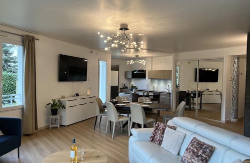 Divonne-les-Bains Apartment | Ideal Getaway Near Geneva Airport with Pool and Tennis