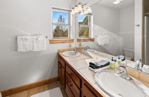 Springhill House | Discover Our Unique Short-Term Rentals with Spa Amenities