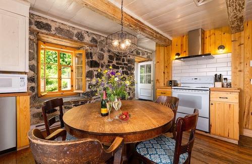 Saint-Paul Ski Chalet | Family-Friendly Stay at Hébergement-Charlevoix - ART-4