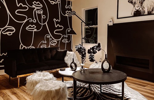 Matthews Cabin | Pet-Friendly Black and White Cabin on Serene Three Acres