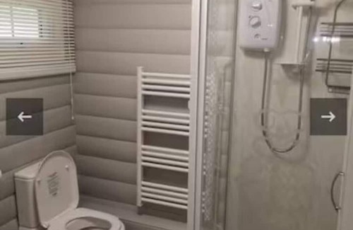 Ffestiniog Cabin | Cozy Mountain View Log Cabin: Perfect for Snowdonia Family Fun