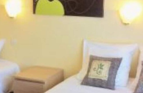 Vichy Apartment | Pet-Friendly Studio Côté Parc with Kitchen Amenities
