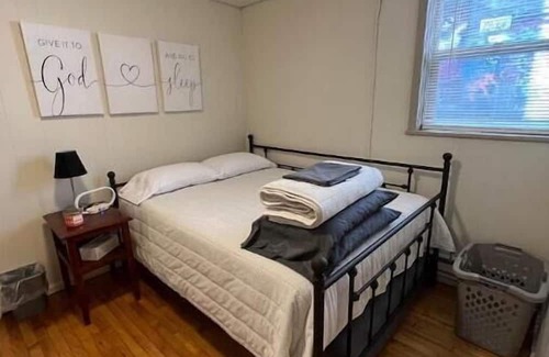 Fargo Apartment | Guest Rated 10/10: Family-Friendly Stay at Jackson 57