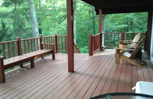 Hackensack House | Idyllic A-Frame Retreat on Birch Lake for Families