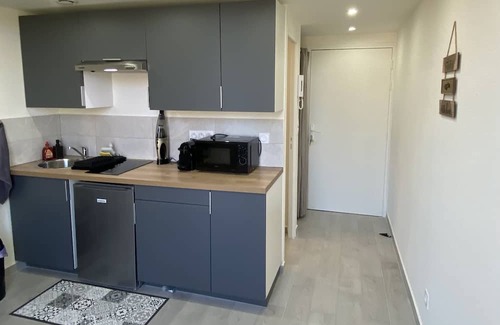La Madeleine Apartment | Inviting Jolie Studio in Nice with Kitchen & Family Amenities