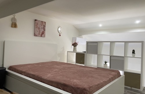 La Madeleine Apartment | Inviting Jolie Studio in Nice with Kitchen & Family Amenities