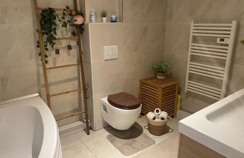 Sevran House | Grande Maison: Relaxing Retreat with Garden and Spa Amenities