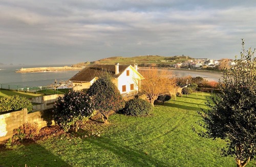 Porto de Espasante House | Sunny Home with Enormous Terrace, Steps from the Beach