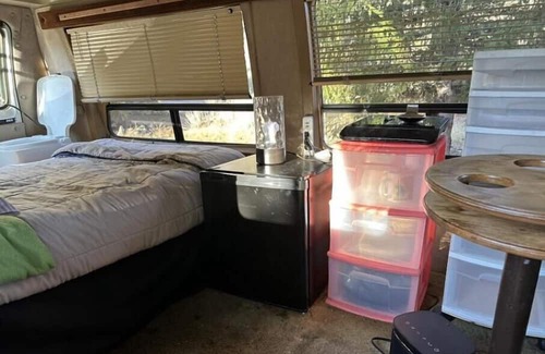 Wrightwood House | Family-Friendly Retreat in a Unique Vehicle Home Setting