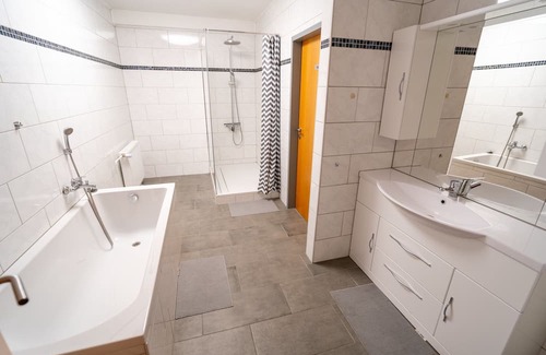 Worms Apartment | Spacious Apartment for 10 Guests with Family-Friendly Amenities