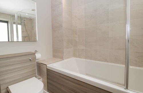Newent Cottage | Pet Friendly Medlands with Garden Oasis in Newent