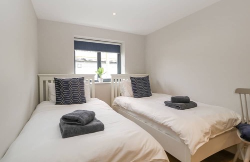 Newent Cottage | Pet Friendly Medlands with Garden Oasis in Newent