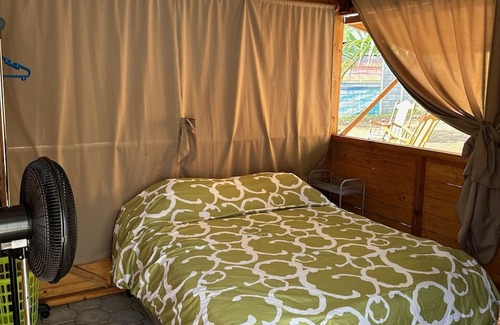 Bouvet Island Cabin | Cozy Cabañas Pequeñas Pochomil Perfect for Families